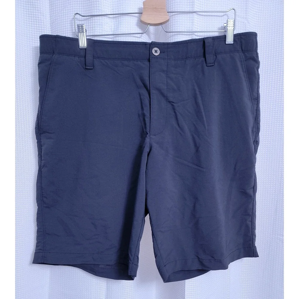 Under Armour Black Heatgear Loose Golf Shorts Men's size 40